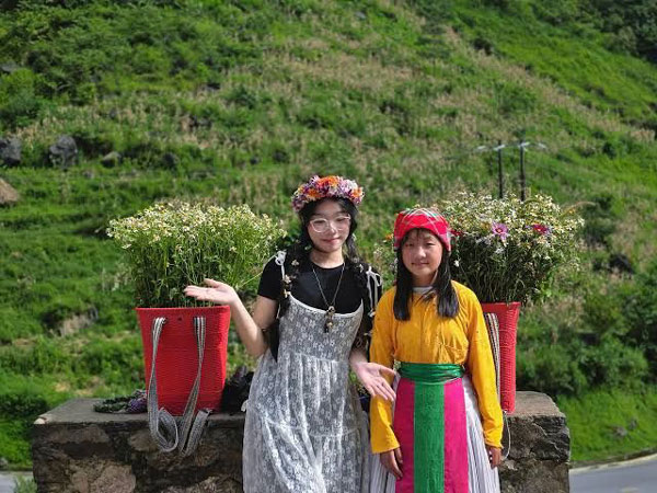 Chuẩn bị gọn cho chuyến 3 ngày 2 đêm Trang phục đi Hà Giang tháng 12: Giữ ấm thế nào, phối đồ ra sao?